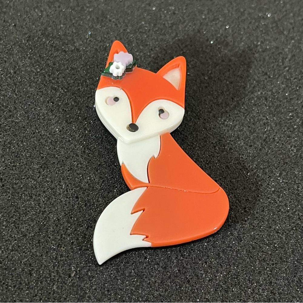 Cute Layered Acrylic Fox Brooch – Woodland Animal Pin